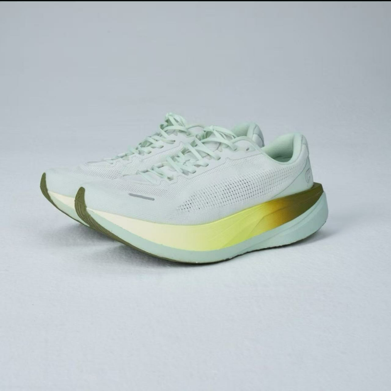 Professional Running Shoes Men - đánh giá và giá Outdoor Sport Brand Shoes