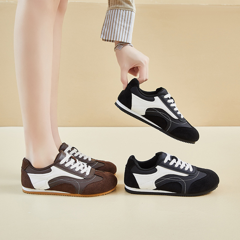Women's leather sports shoes,  - đánh giá và giá Outdoor Sports Shoes