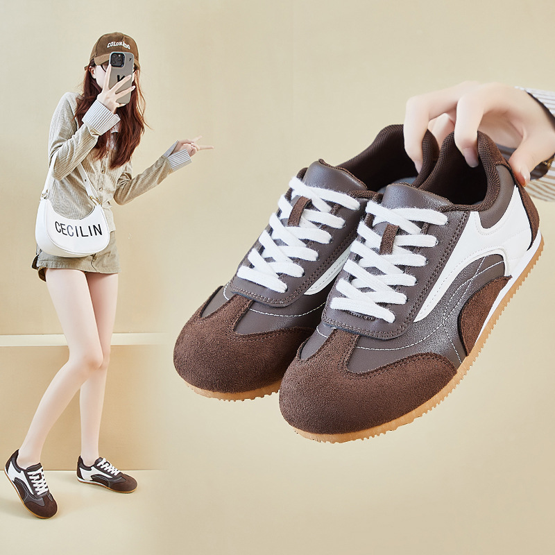 Women's leather sports shoes,  - đánh giá và giá Outdoor Sports Shoes