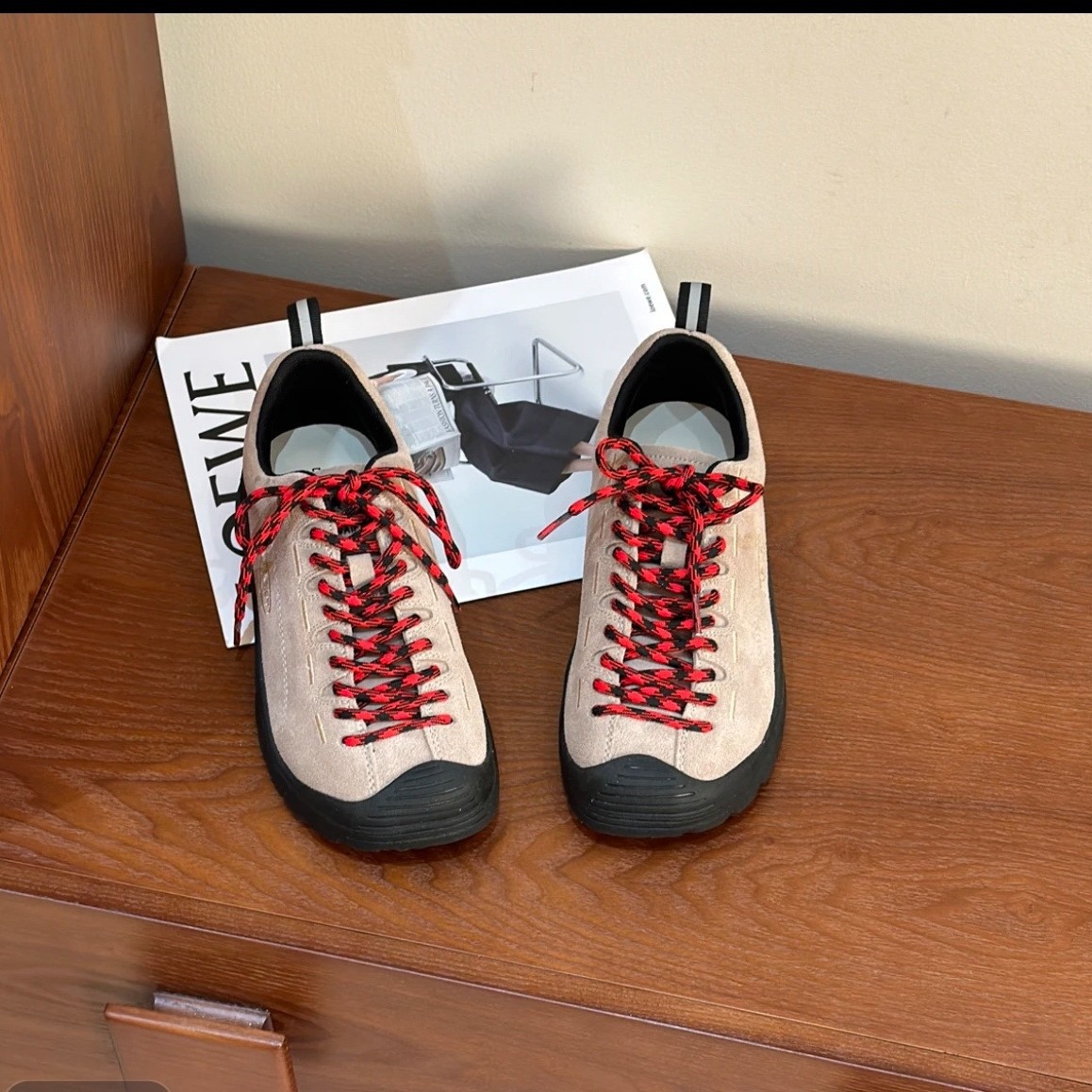 Mountaineering shoes, women's  - đánh giá và giá Outdoor Sports Shoes